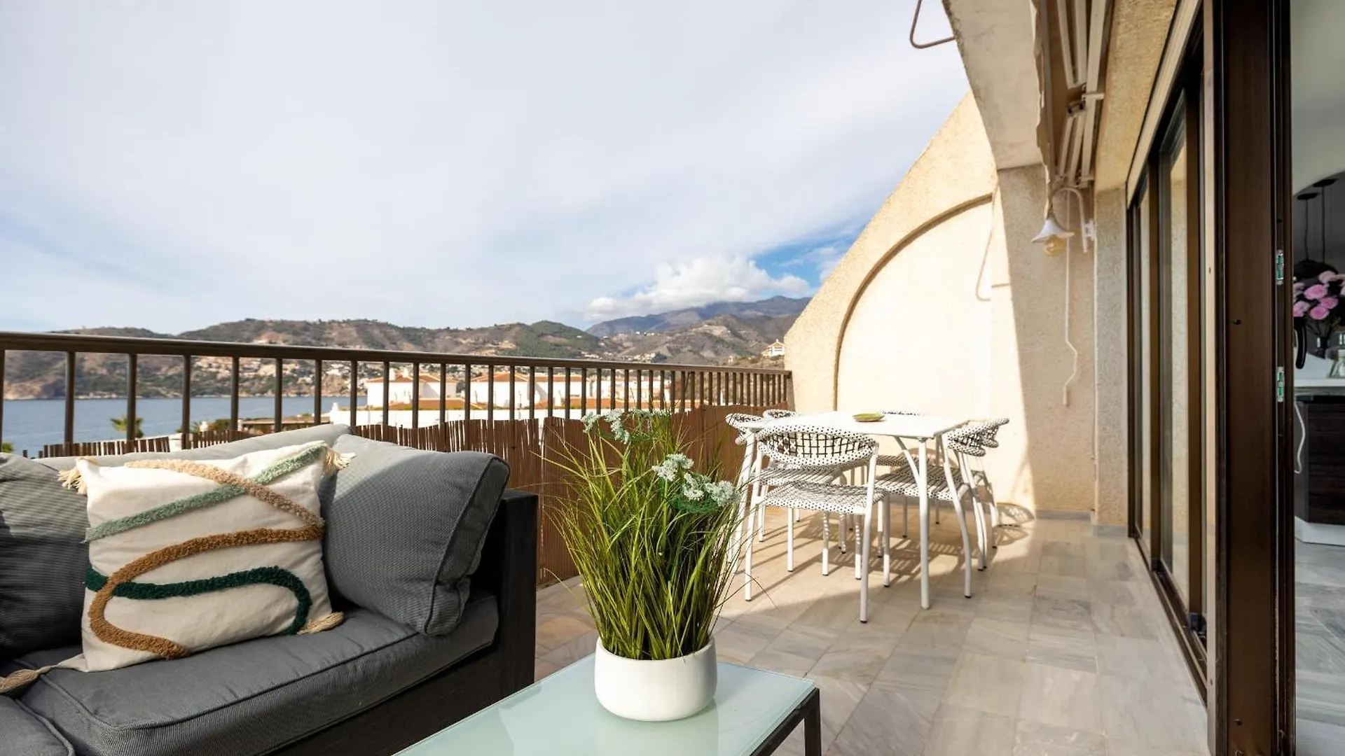La Herradura Apartment With Views contacts